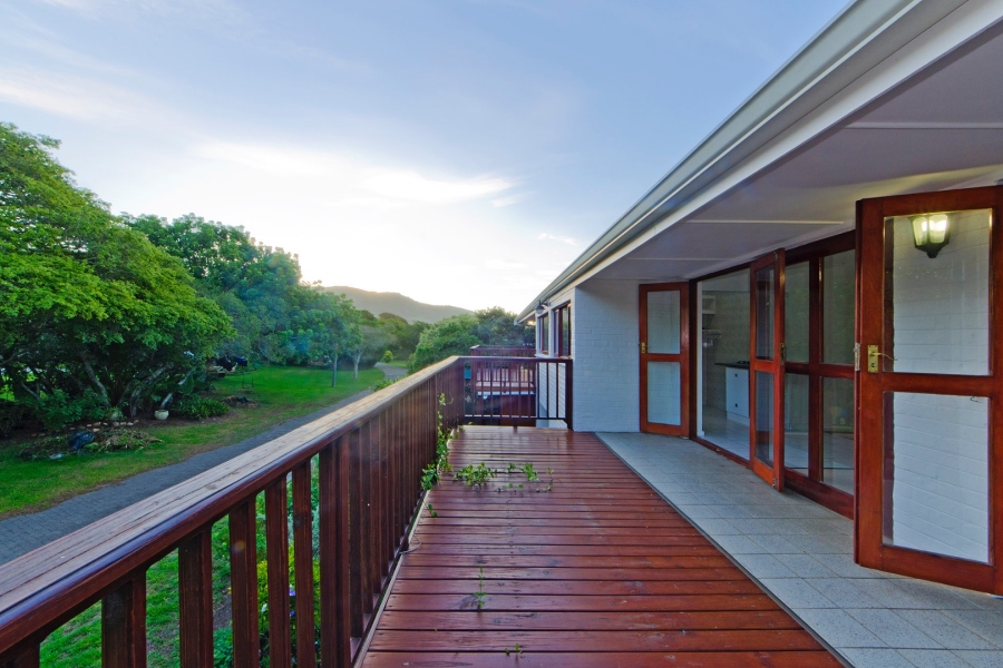 6 Bedroom Property for Sale in Leisure Isle Western Cape